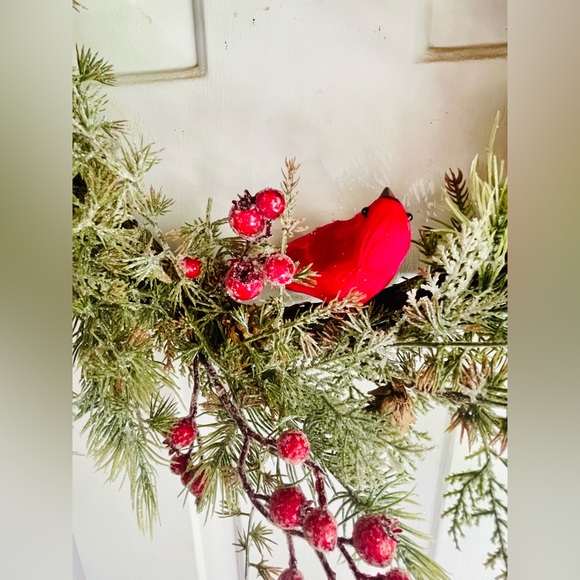 Icy Pine & Sugar Berry Cardinal Wreath - Picture 3 of 11